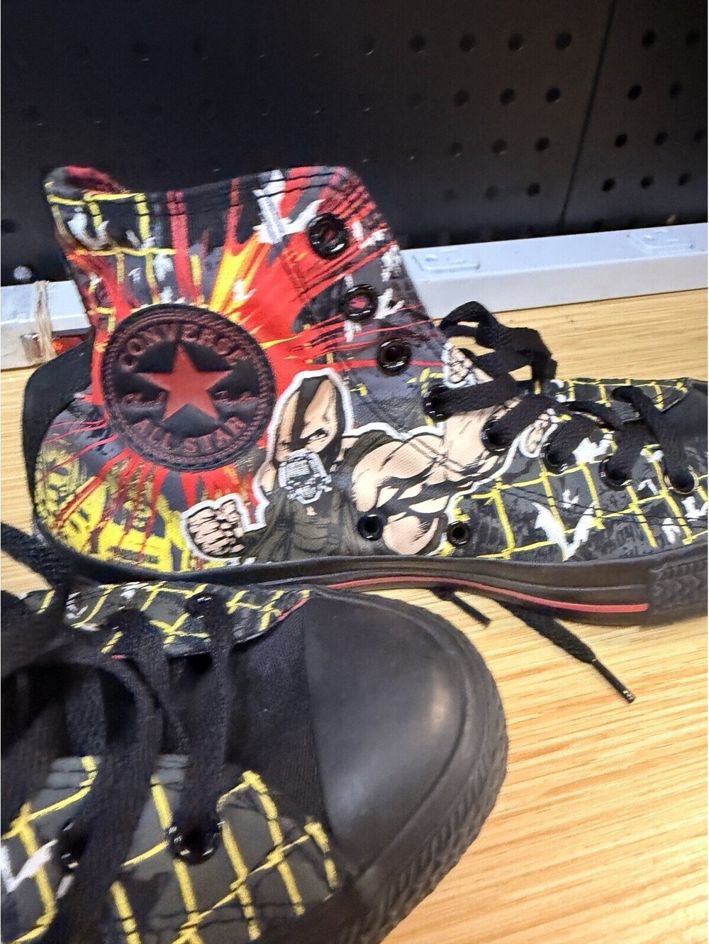 Converse All Star Chuck Taylor's The Dark Knight Rises Bane Men 8 Women 10 Shoe - Picture 4 of 16